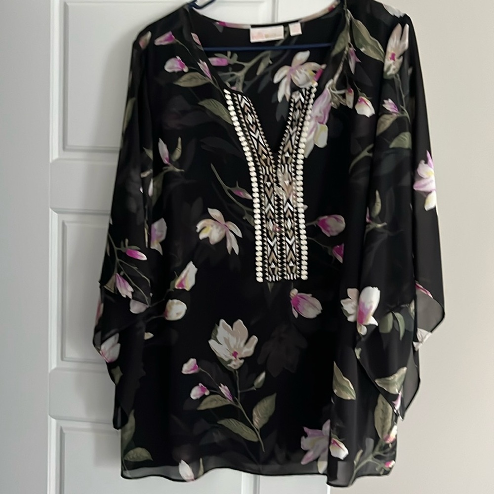 Very pretty Kim Gravel top, like new worn once